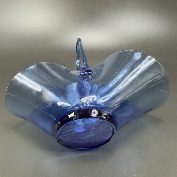1980s Vintage Art Glass Blue Basket Dish Bowl Trinket Holder Delicate Handle VTG - Picture 9 of 12